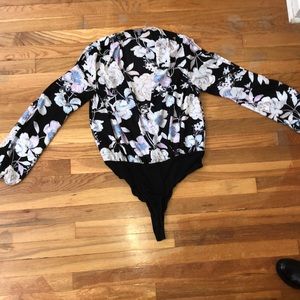 Floral print bodysuit (slit arm)